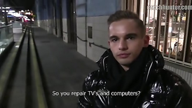 Czech TVs repairman earns extra cash by sucking stranger's gay dick