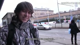 Hungry hunk meets beauty guy at the buss stop and seduces him