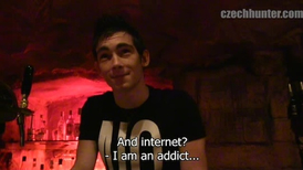 Straight guy quickly shows his nice cock in the bar