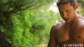 Muscular man Seth Santoro fucks Duncan Black doggy